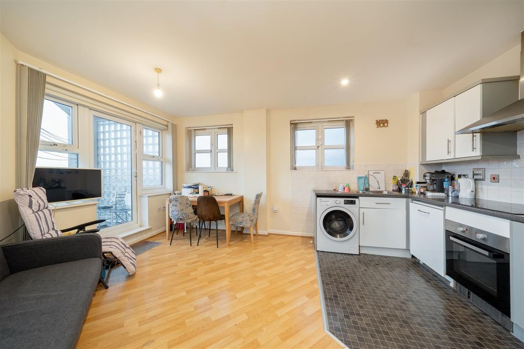 Property photo 3 of 12 Bra06127.Jpg