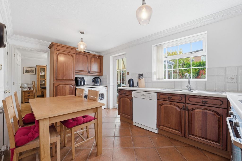 Property photo 2 of 30