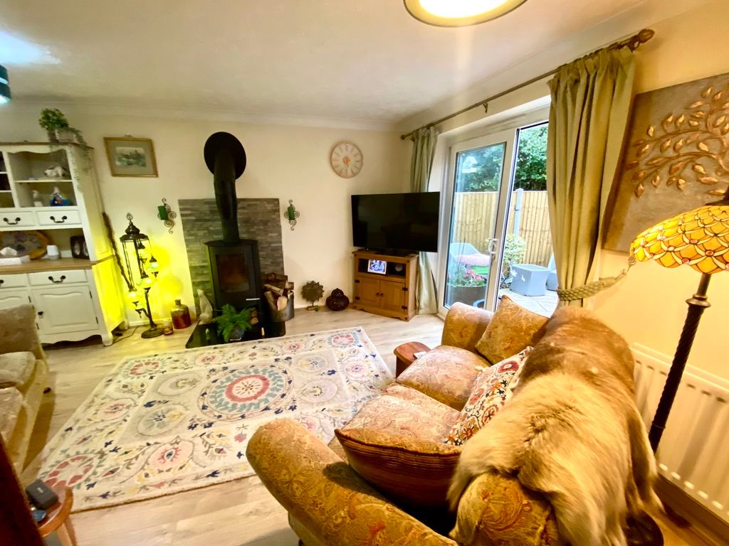 Property photo 3 of 17 Lounge