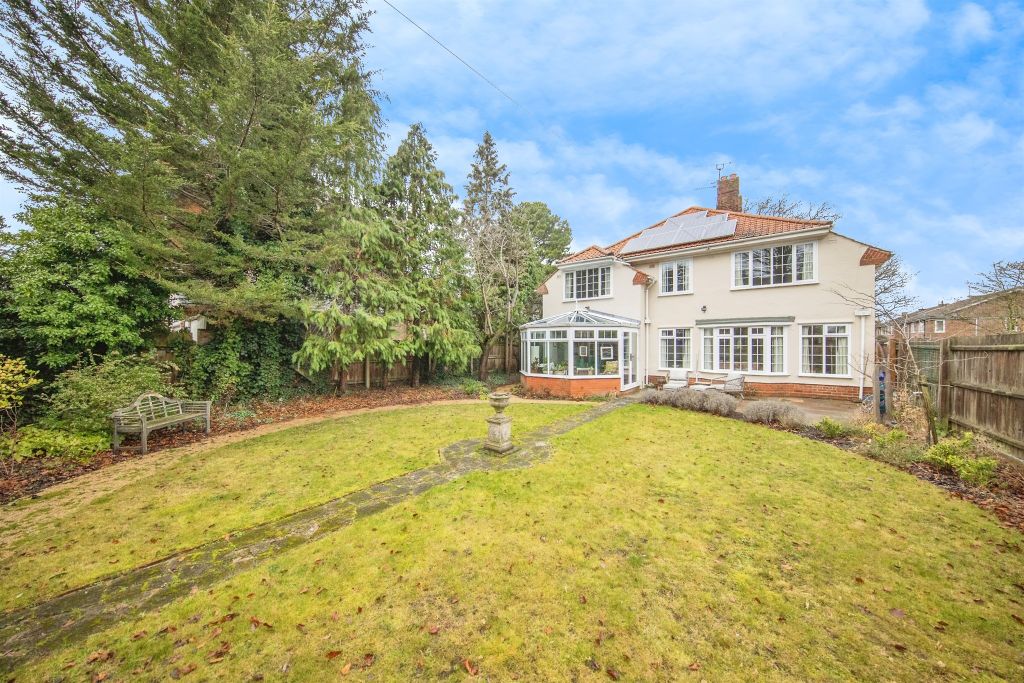 Property photo 1 of 33