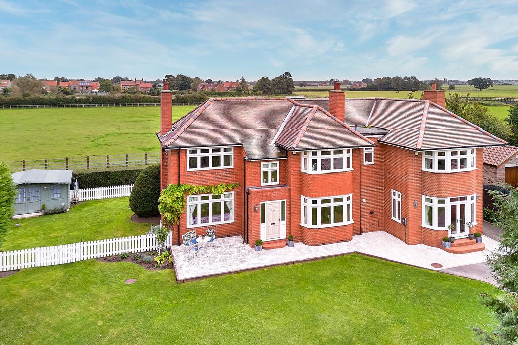 Property photo 1 of 58