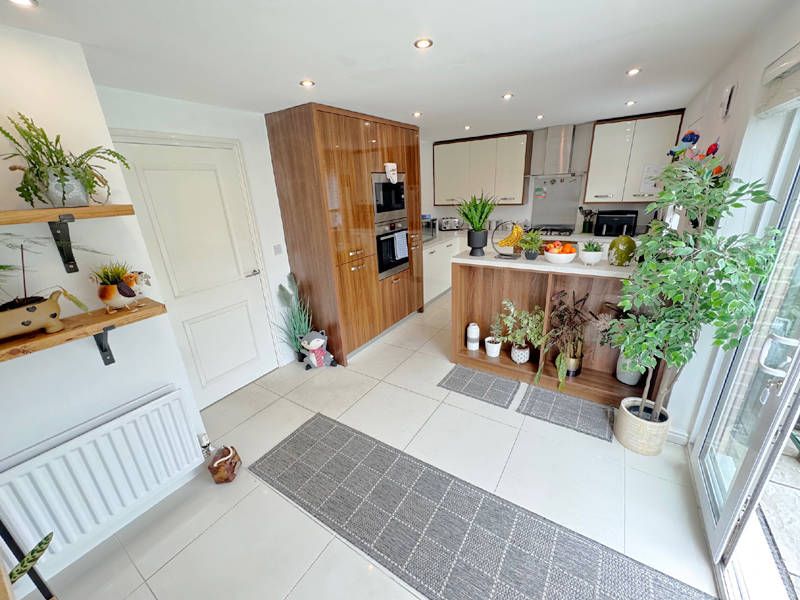 Property photo 2 of 40 Dining Kitchen