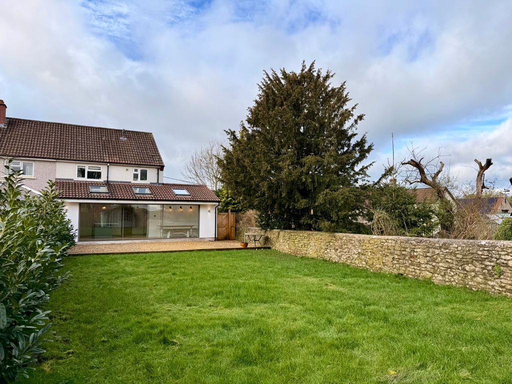Property photo 1 of 16 Rear View Of House And Garden