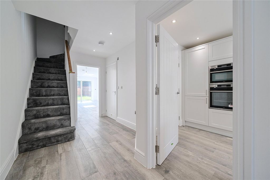 Property photo 2 of 22 Picture No. 04