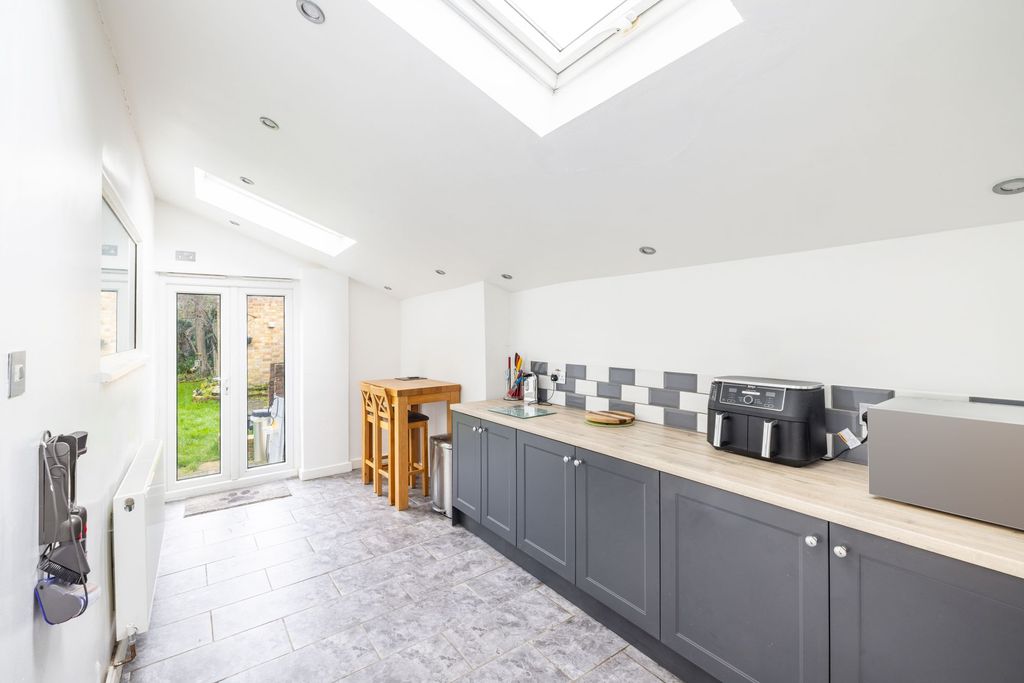 Property photo 3 of 14