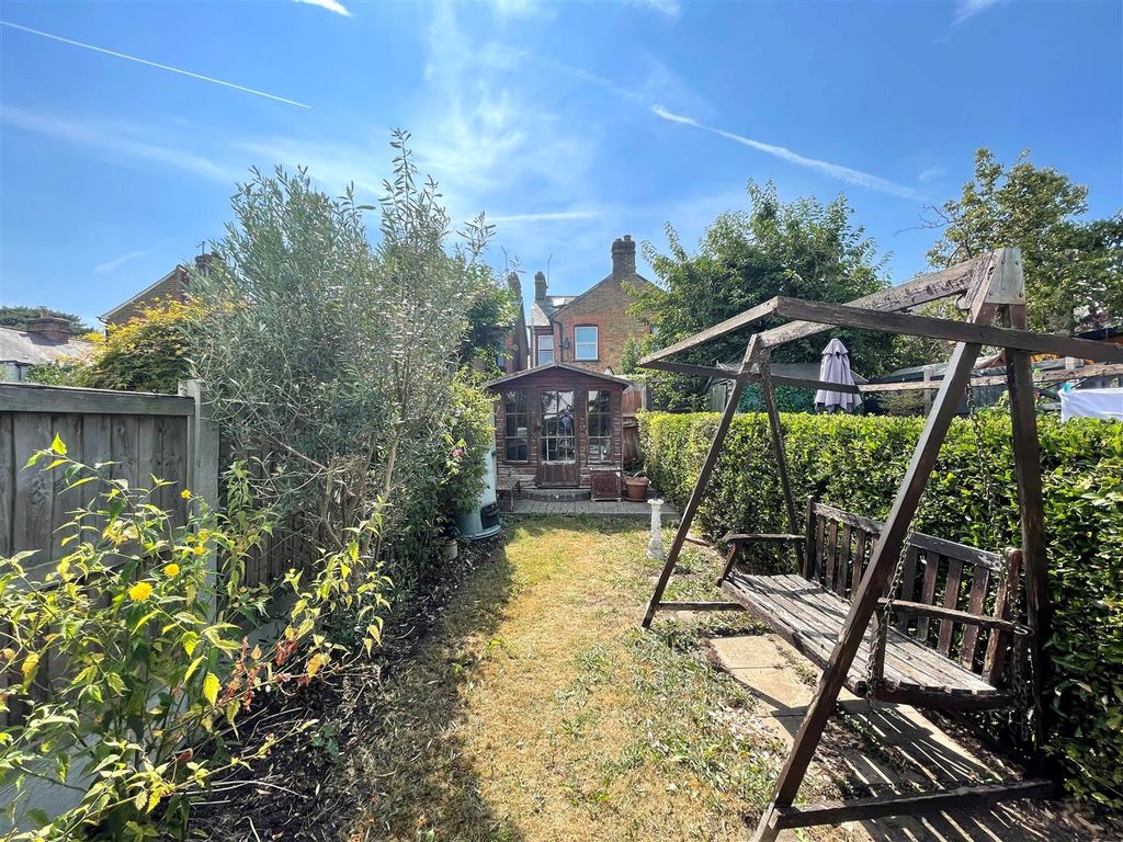 Property photo 2 of 15 Rear Gdn 2.Jpg