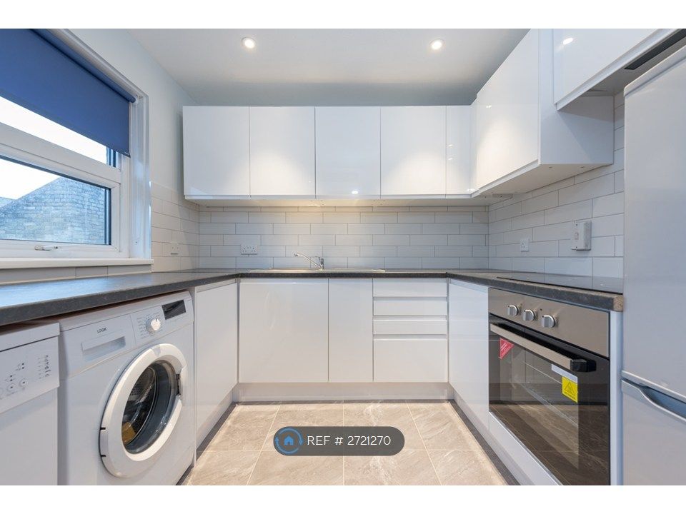 Property photo 3 of 5 Kitchen