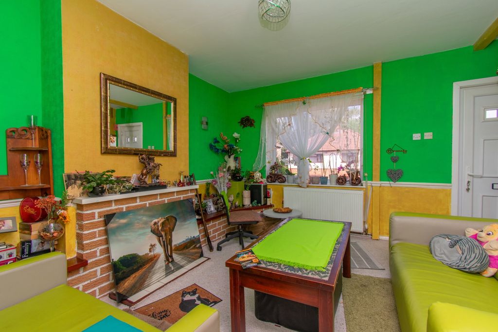 Property photo 2 of 10