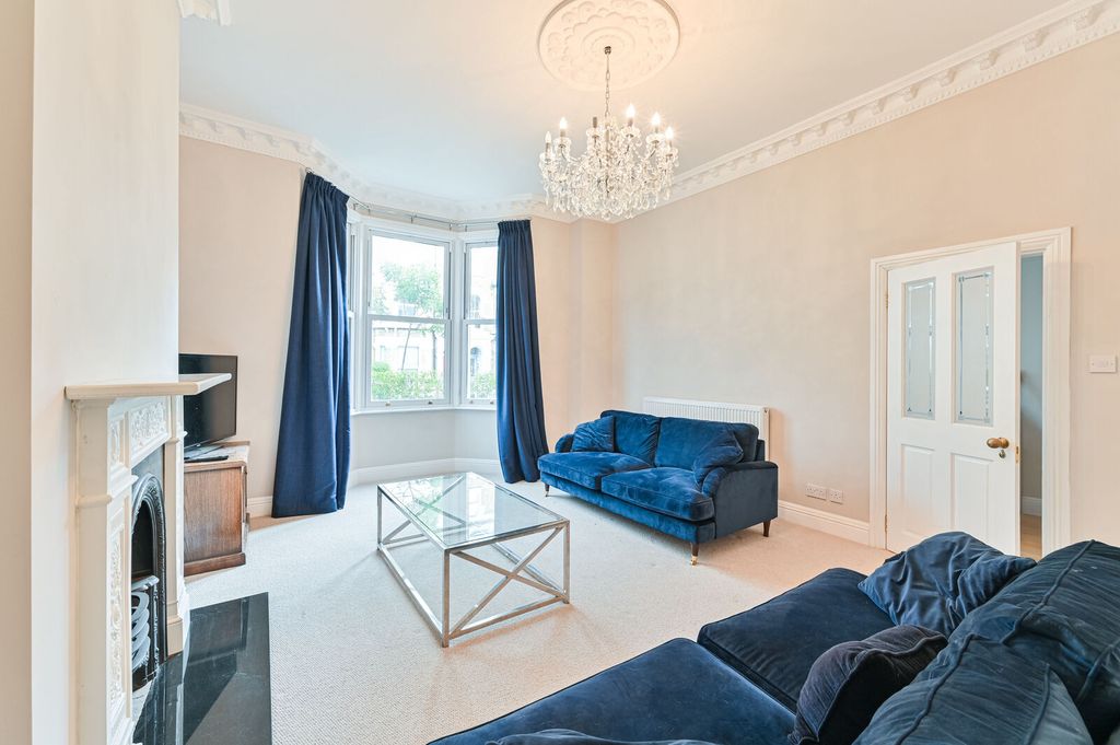 Property photo 2 of 26