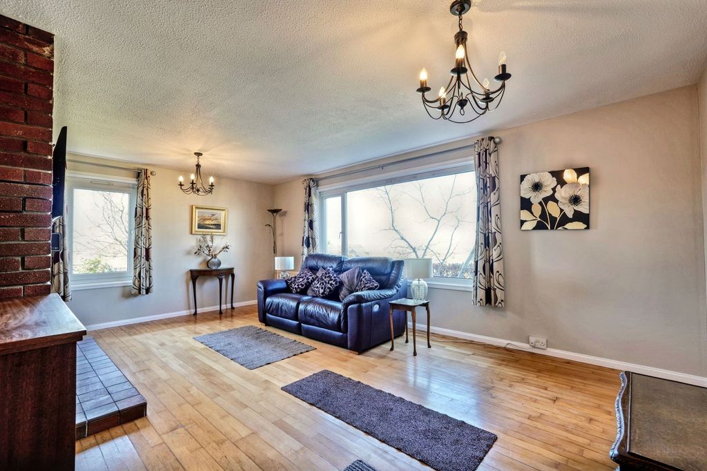 Property photo 3 of 24