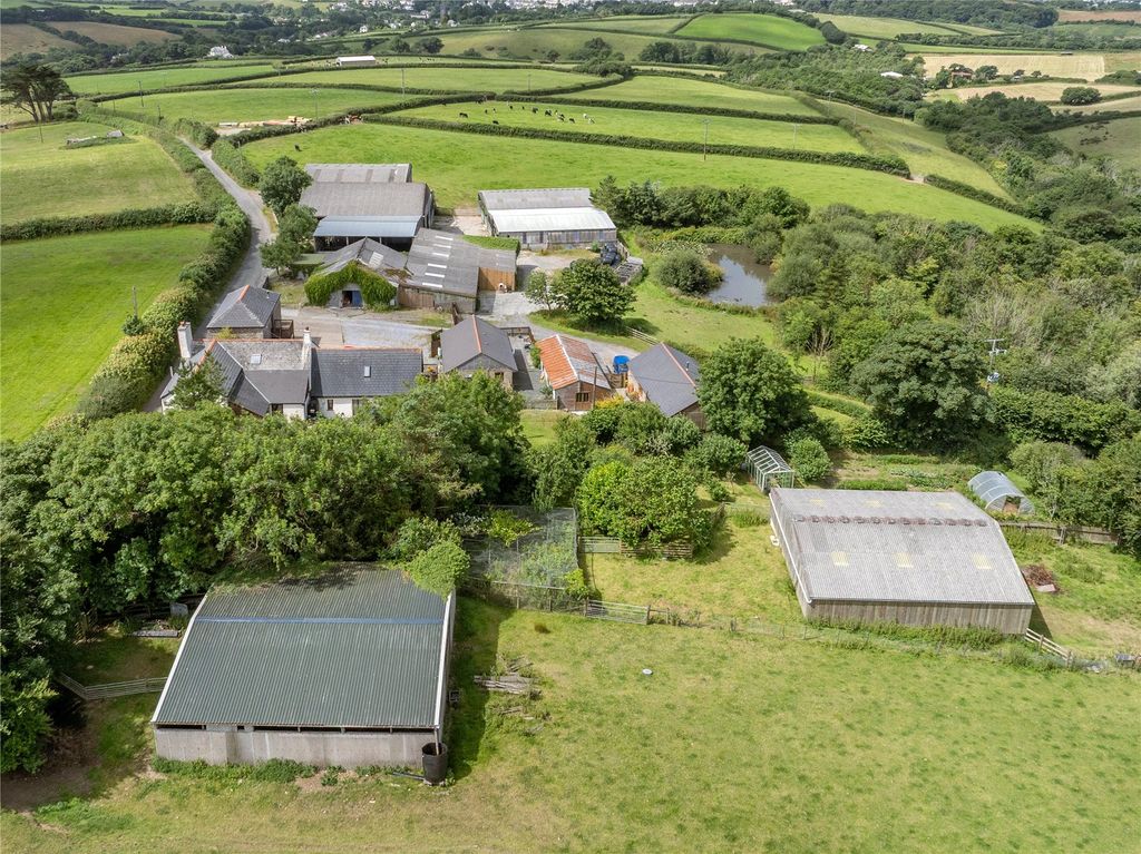 Property photo 2 of 17 Overhead Buildings