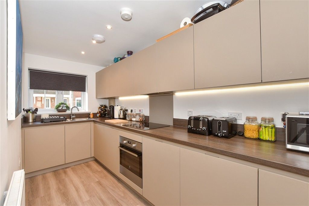 Property photo 2 of 10 Lounge/Kitchen