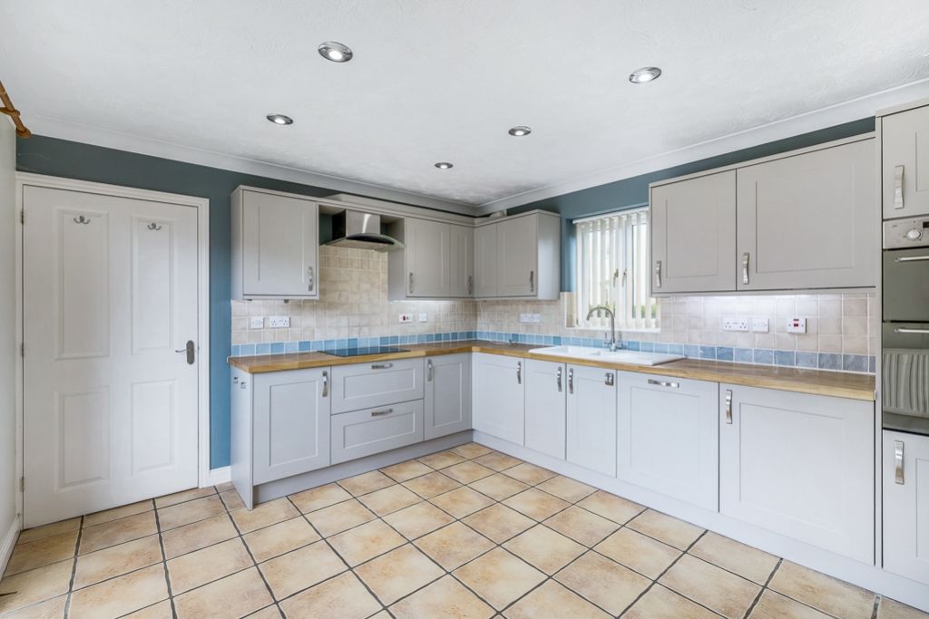 Property photo 3 of 24 30 Monarchs Road (Sutterton)-10