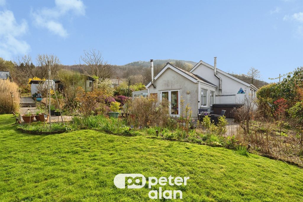 Property photo 3 of 24