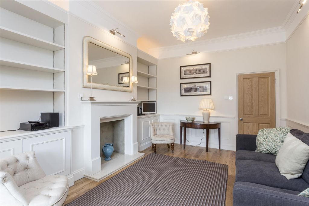 Property photo 3 of 6 Lettings Brackenbury Sycamore Gardens - Reception.