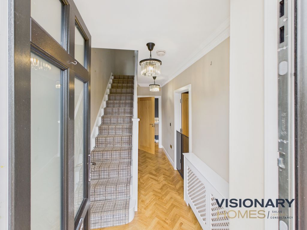 Property photo 3 of 28 Cam03522G0-Pr0216-Still016