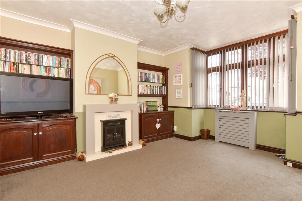 Property photo 1 of 14 Lounge