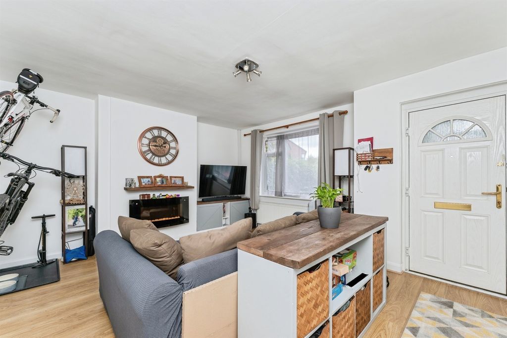 Property photo 3 of 17