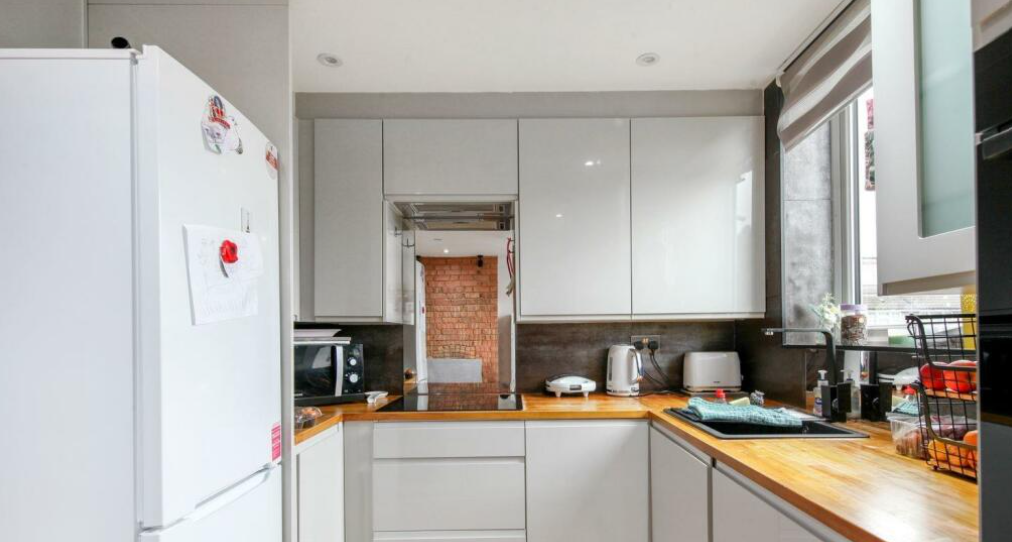 Property photo 3 of 17