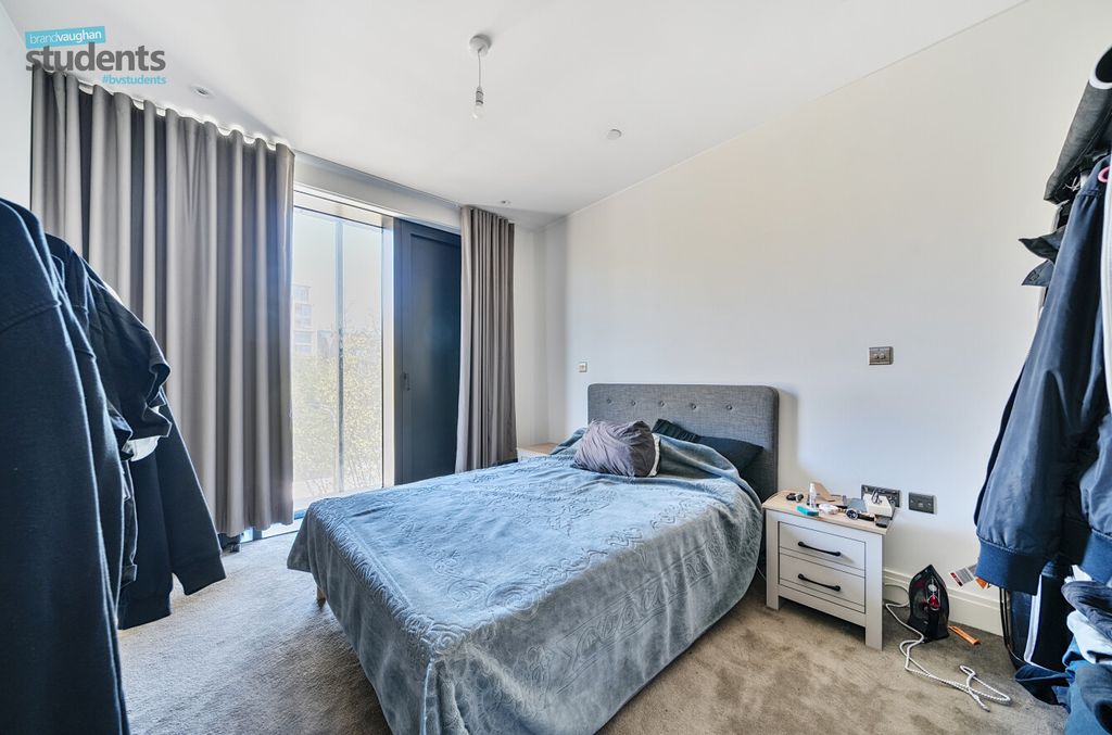 Property photo 2 of 10 Bedroom