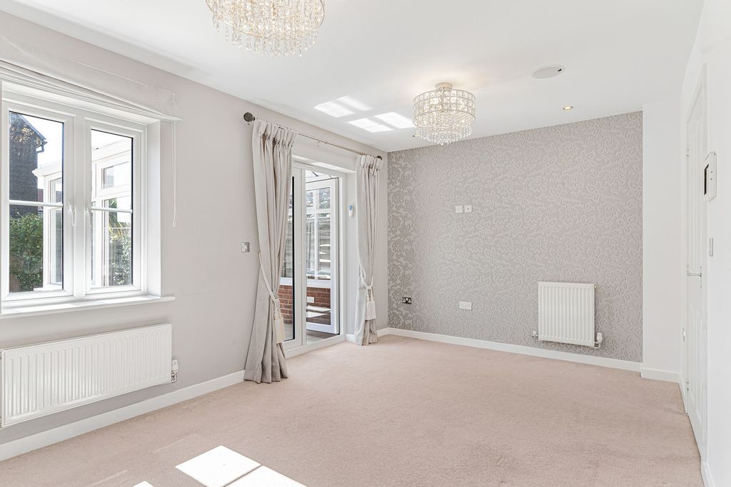 Property photo 3 of 26