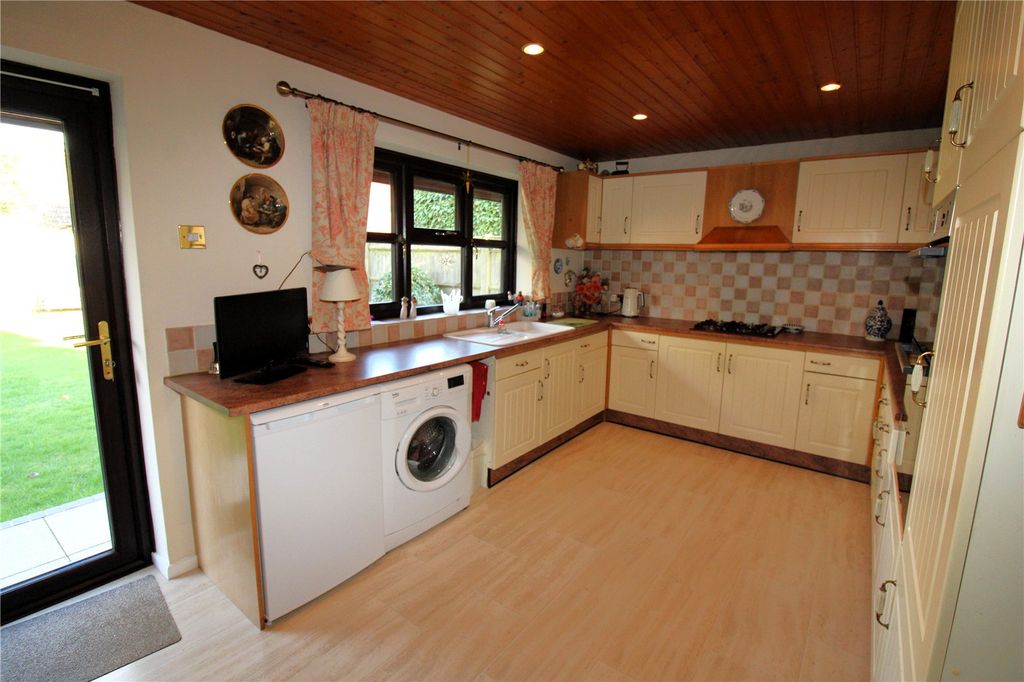 Additional image 6 of 4 bed detached house for saleSandringham Road, Fareham, Hampshire PO14
