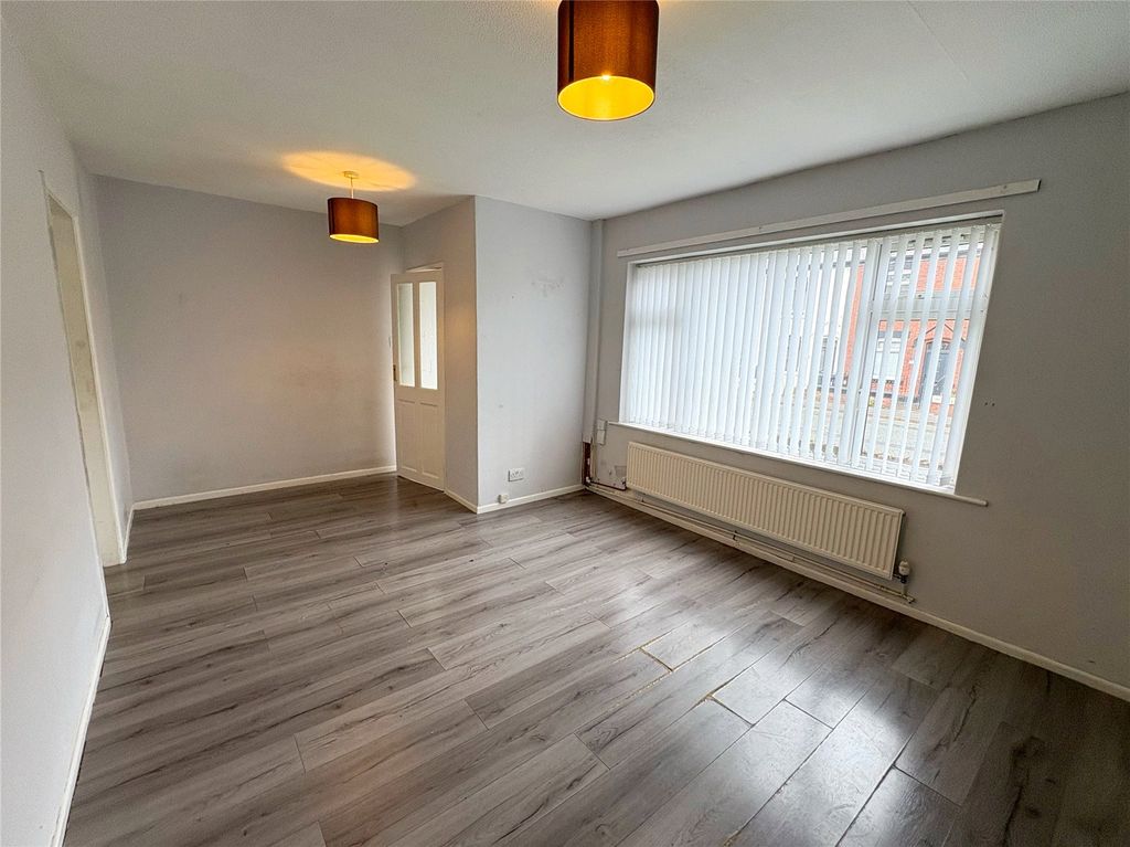 Property photo 2 of 11 Living Room