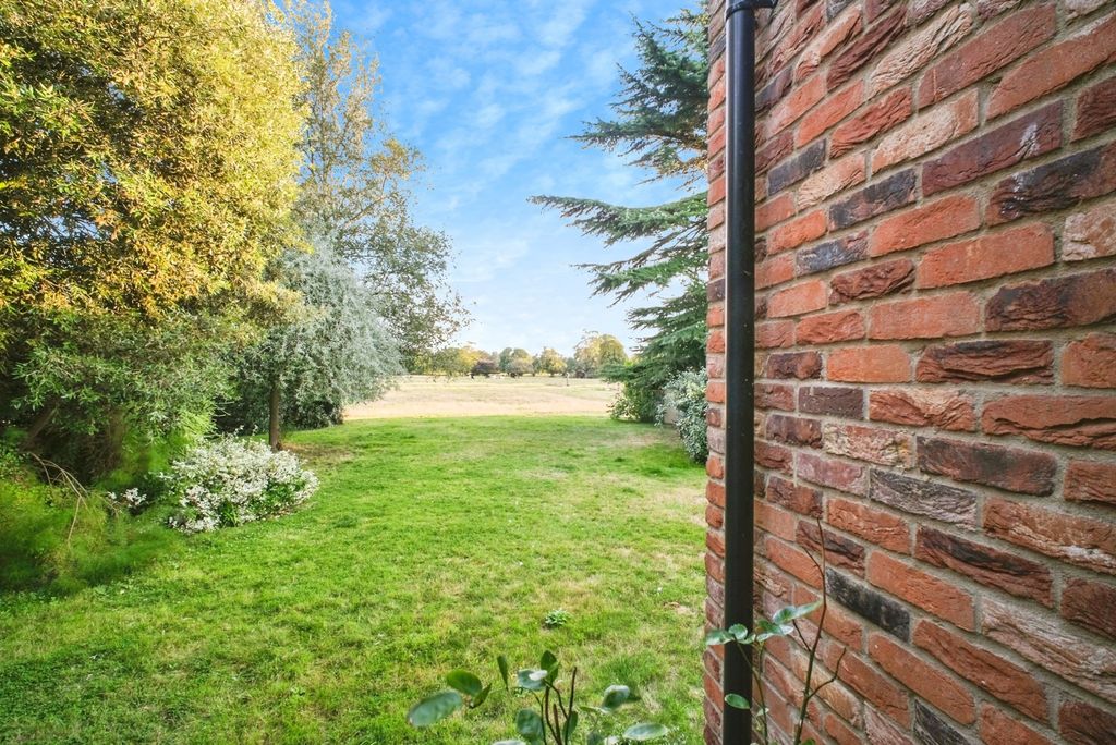Property photo 3 of 16 Photo