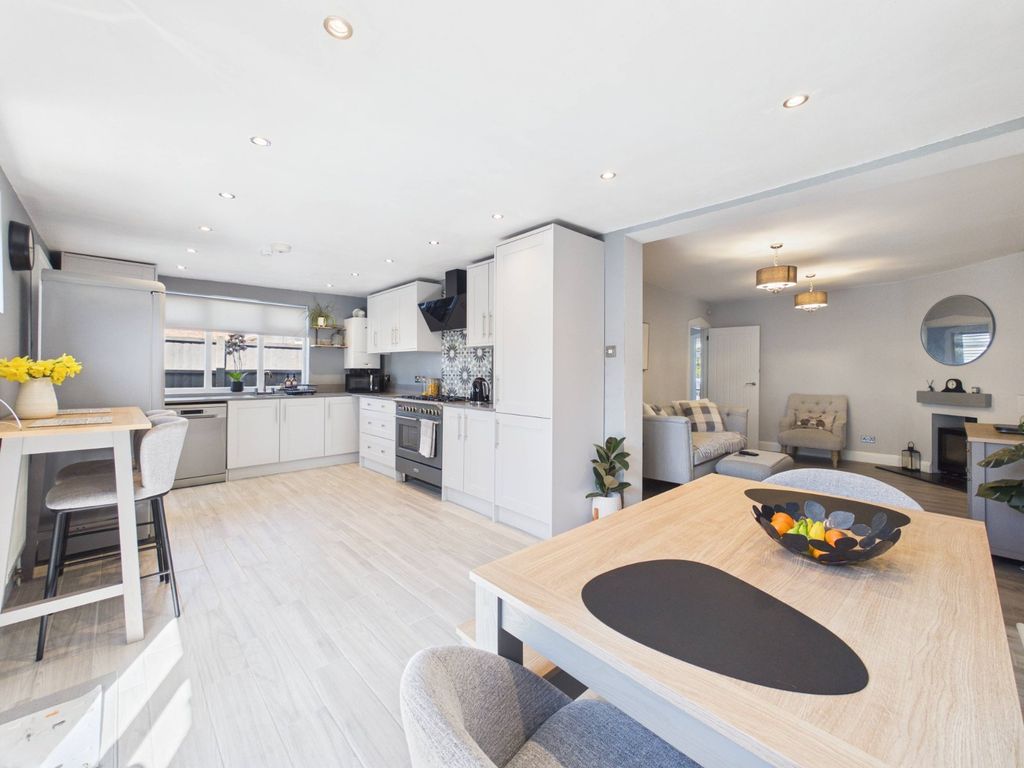 Property photo 3 of 18 Picture No. 30