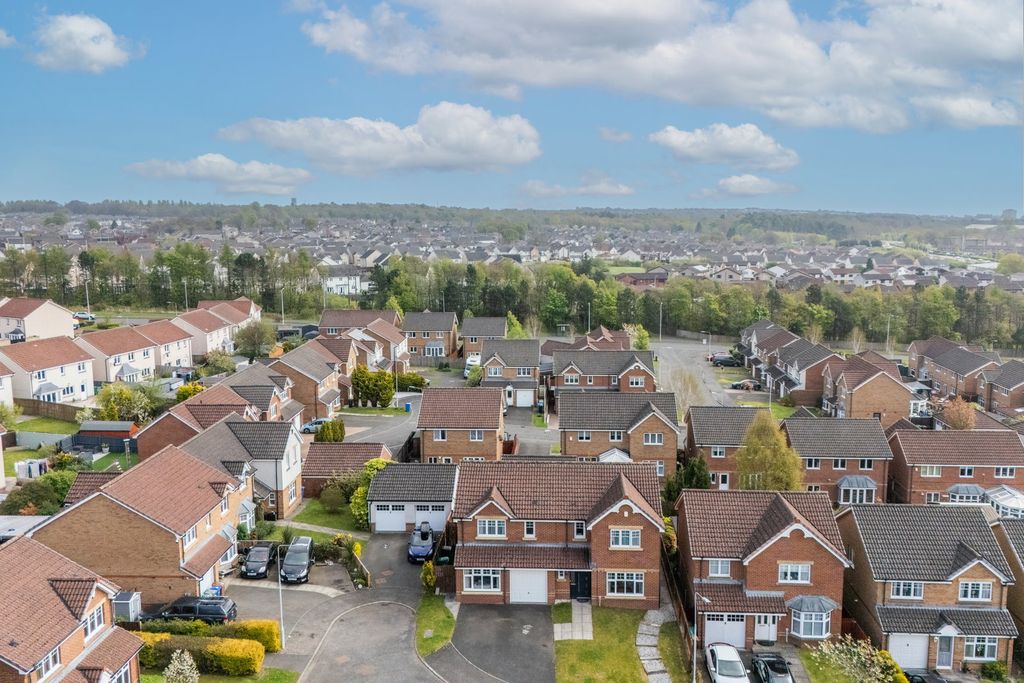 Property photo 2 of 39