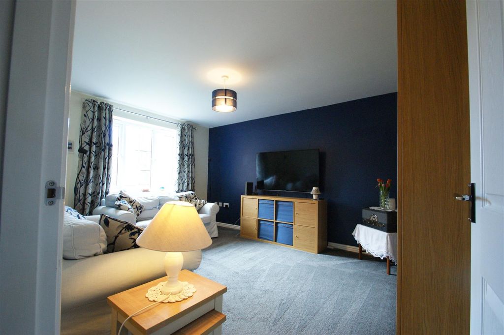 Property photo 2 of 21 Reception 1