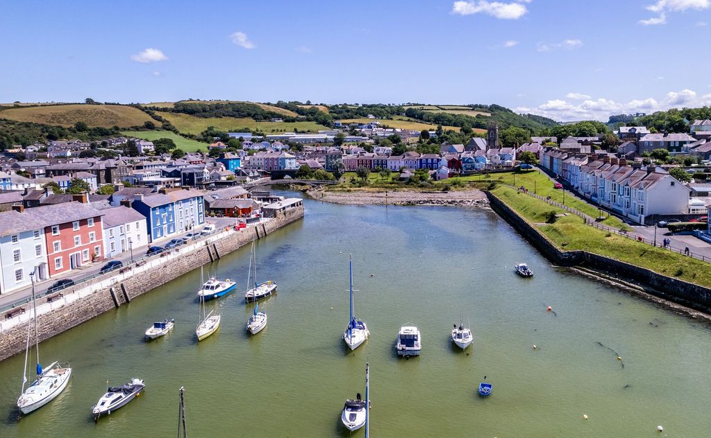 Property photo 1 of 19