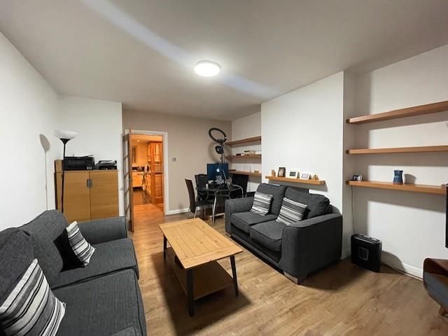 Property photo 2 of 8 Reception