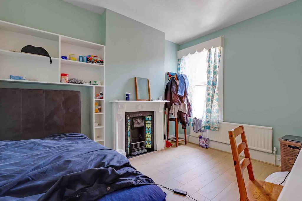 Property photo 1 of 5