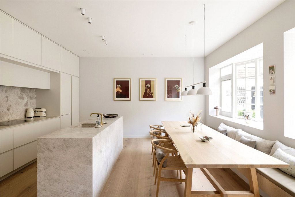 Property photo 1 of 19 Picture No. 02