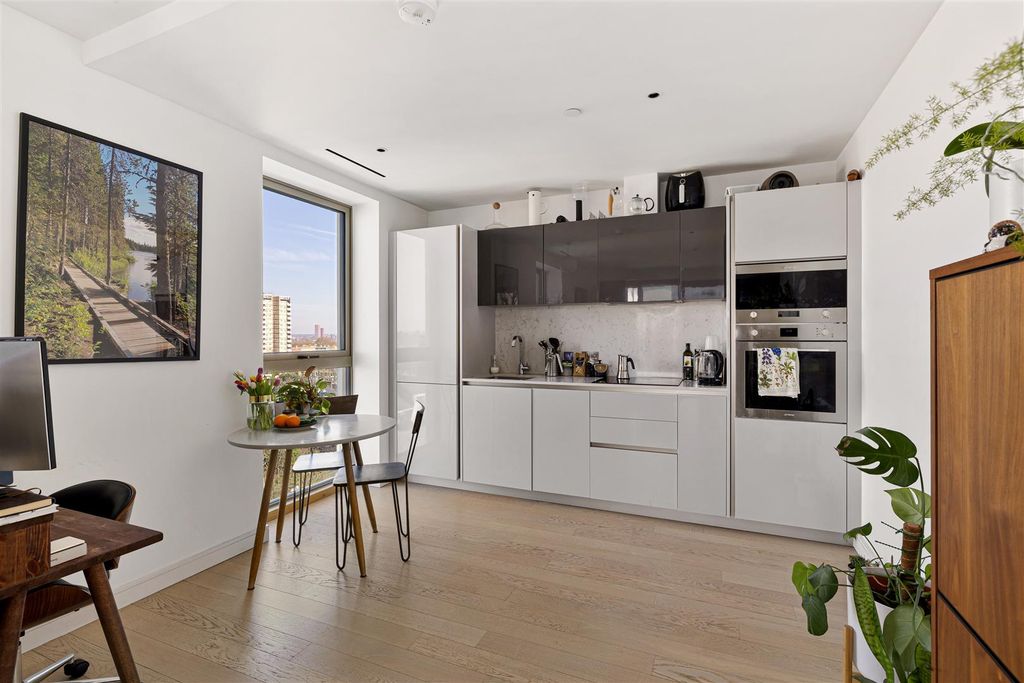 Property photo 3 of 42 The Otto Building, Downs Road, E5