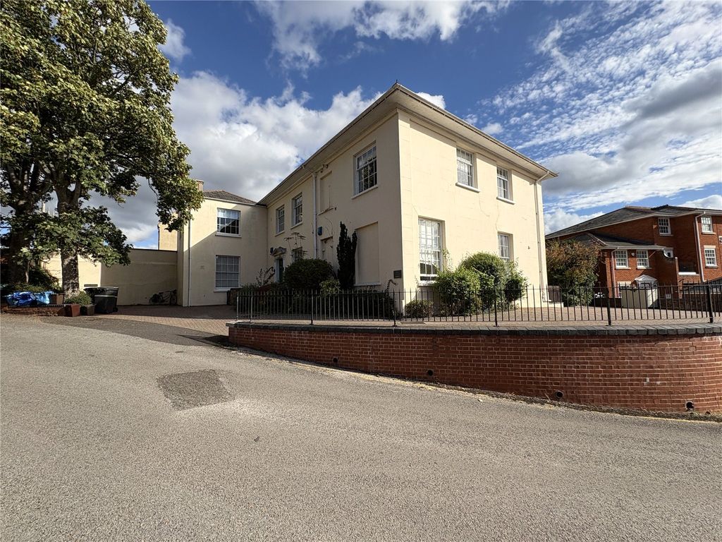 Property photo 1 of 16 Picture No. 02