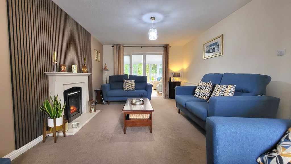 Property photo 3 of 32