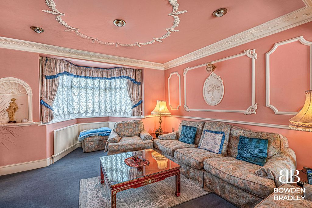 Property photo 2 of 17