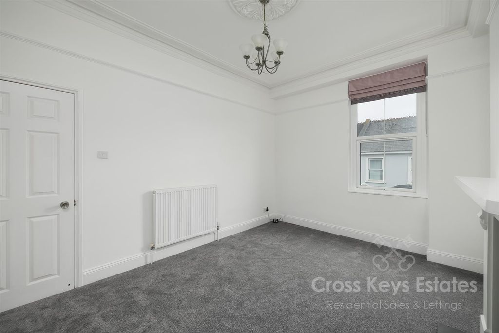 Property photo 3 of 20 Sitting Room