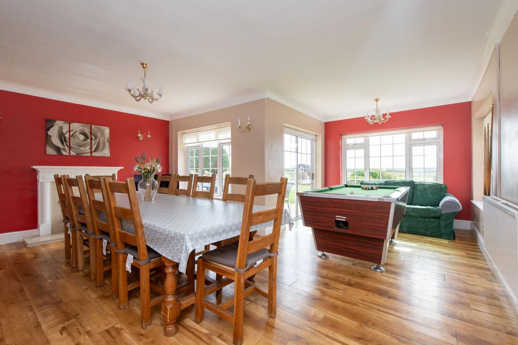 Property photo 2 of 28 Image