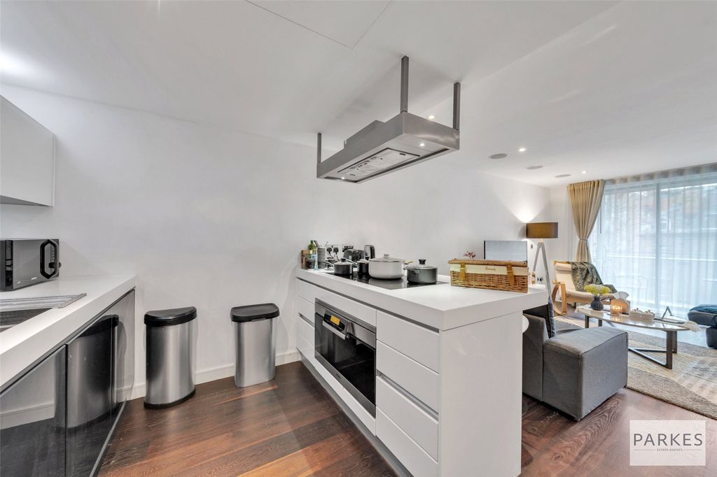 Property photo 3 of 23 Picture No. 37