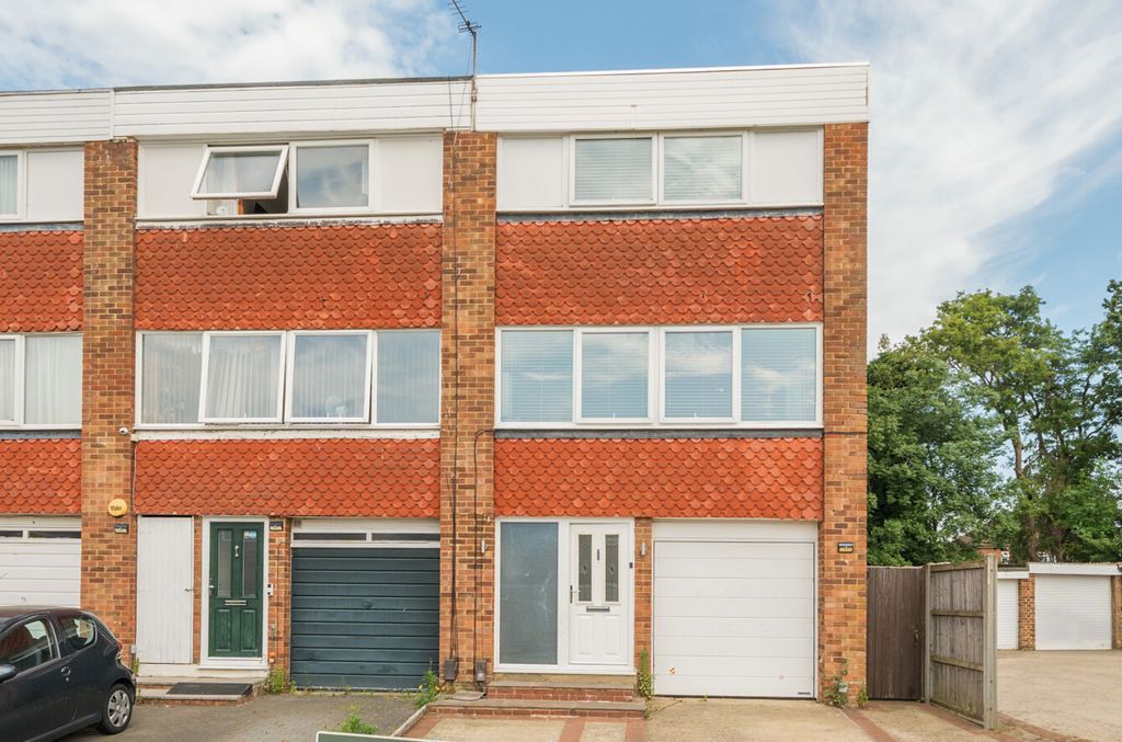 Property photo 1 of 18 1312661-3-6855811...