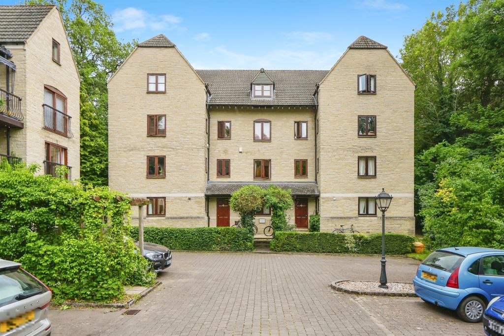 Property photo 1 of 12
