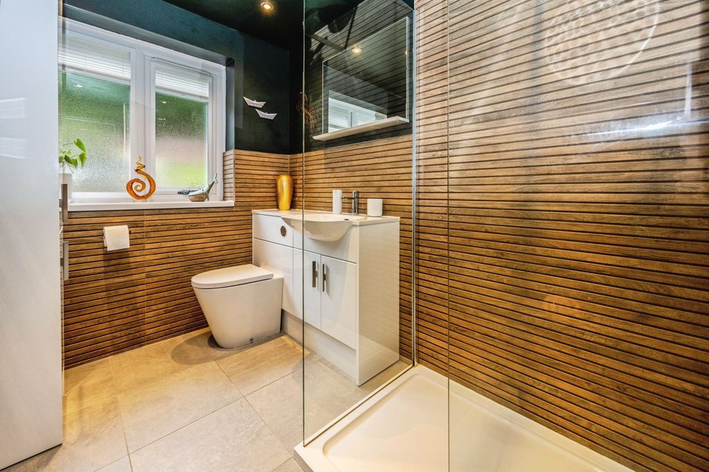 Property photo 3 of 20 Shower Room