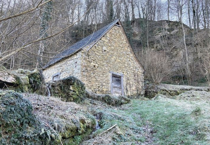 Property photo 2 of 49