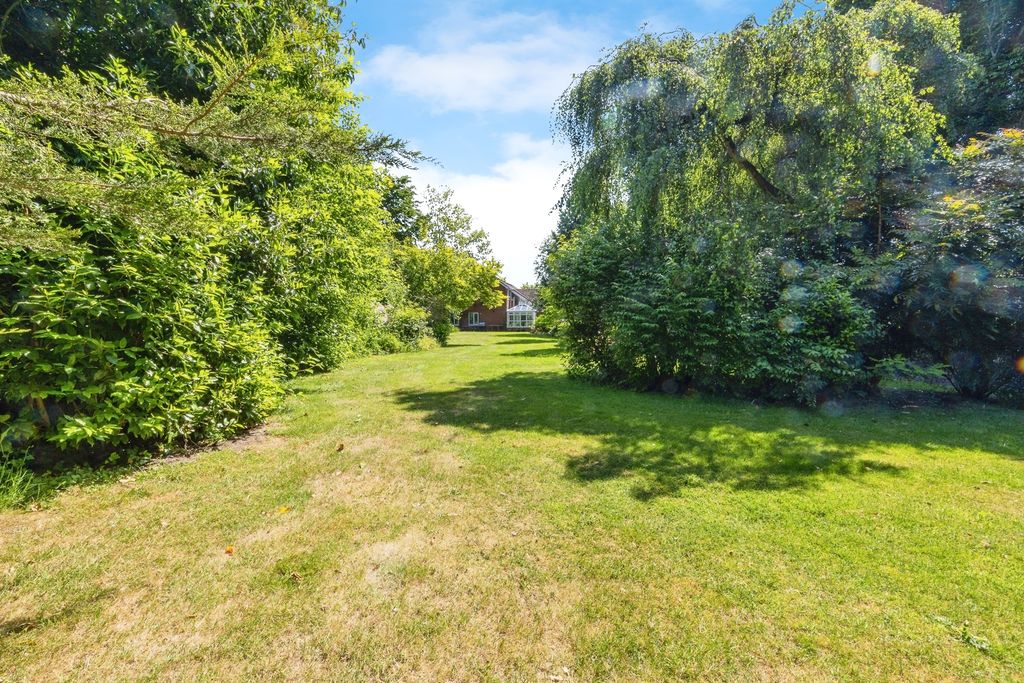Property photo 2 of 17