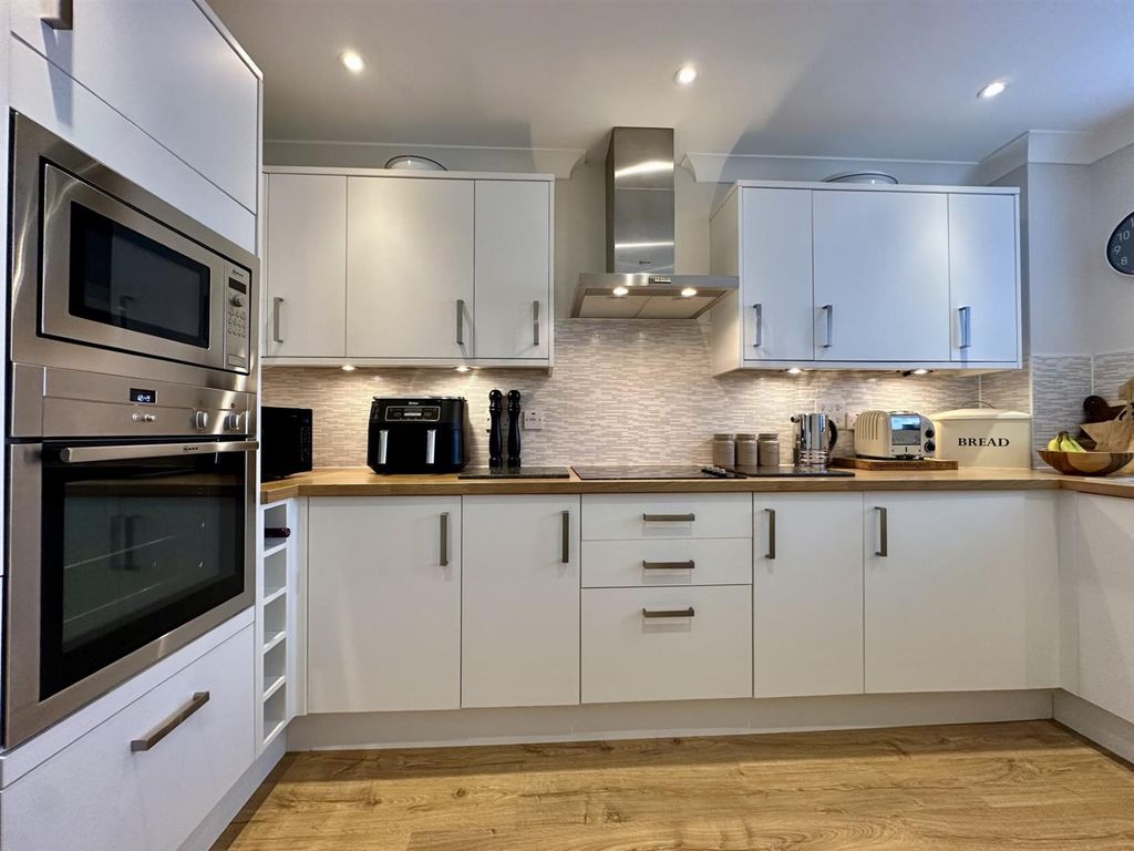 Property photo 1 of 9 4.Jpg
