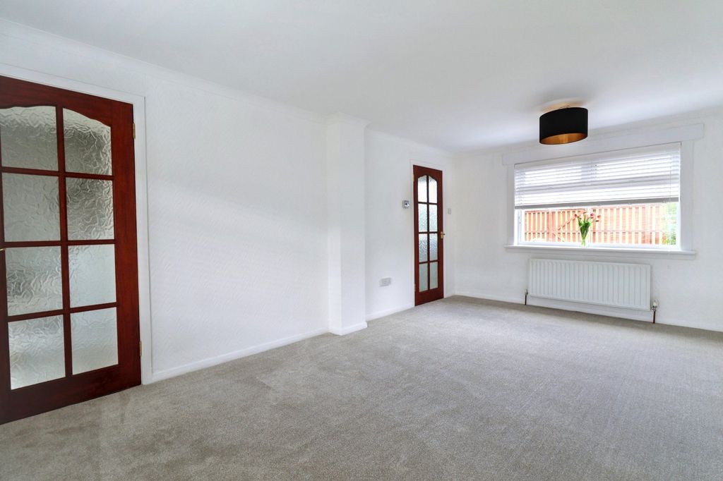 Property photo 2 of 23 Picture No. 15
