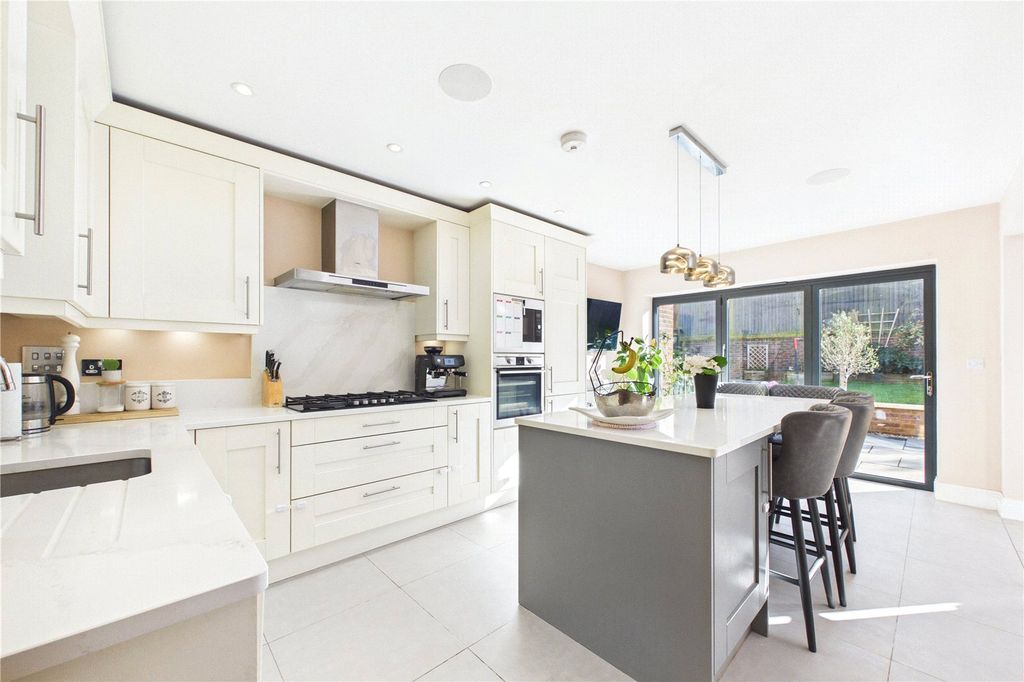 Property photo 2 of 19 Picture No. 44